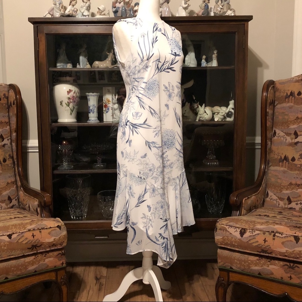 NWT  Calvin Klein floral chiffon dress. Si…